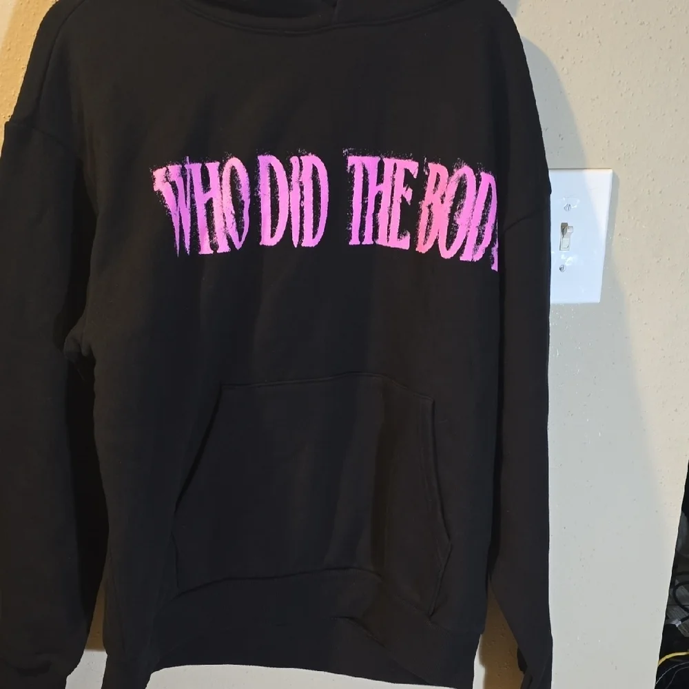 Monaleo Did The Body tour Hoodie Size Laege